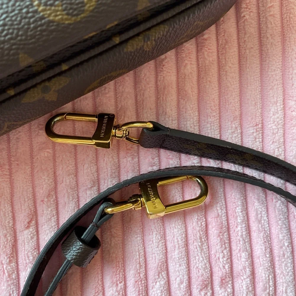 Louis Vuitton Pochette Métis Authentic